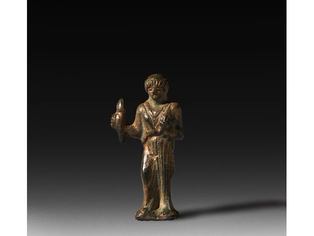 A roman fascinum bronze figure of astarte holding a phallus, syria, 1st century b.c. 7.5 cm. (2.95 in.) - afbeelding 1 van  4
