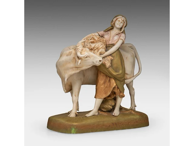 A royal dux group of a young woman feeding her cow 43 x 40 cm. (16.92 x 15 3/4 in.) - afbeelding 6 van  9