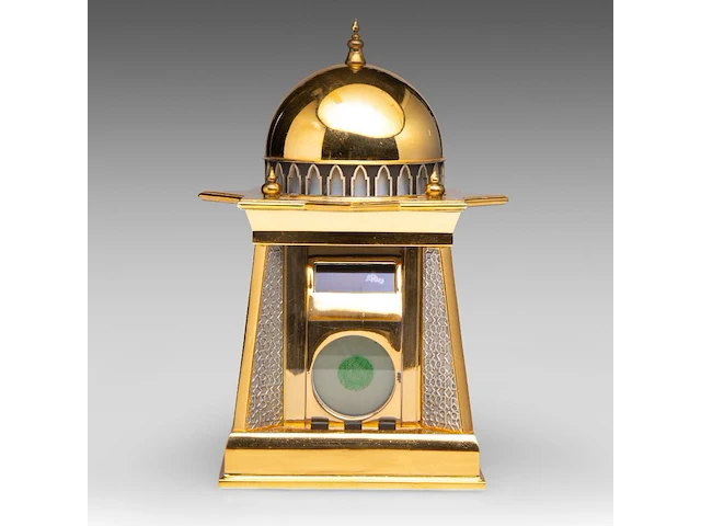 A royal selangor 'al-bilali' 24ct goldplate pewter table clock shaped as a mosque 20 cm. (7.87 in.) - afbeelding 1 van  8