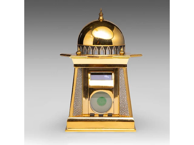 A royal selangor 'al-bilali' 24ct goldplate pewter table clock shaped as a mosque 20 cm. (7.87 in.) - afbeelding 6 van  8