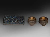 A russian silver and cloisonné enamel cigarette case and two silver salts - afbeelding 3 van  6