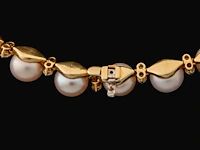 A schoeffel pearl necklace in 18ct yellow gold and brilliant-cut diamonds, l 43 cm (+) - afbeelding 3 van  4