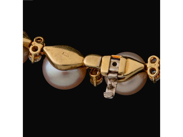 A schoeffel pearl necklace in 18ct yellow gold and brilliant-cut diamonds, l 43 cm (+) - afbeelding 4 van  4