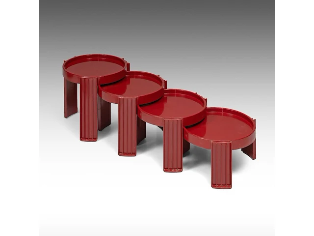 A set of 4 italian space age red plastic marema occasional tables, designed by gianfranco frattini for cassina 38 x 44 cm. (14.96 x 17.32 in.) - afbeelding 1 van  7