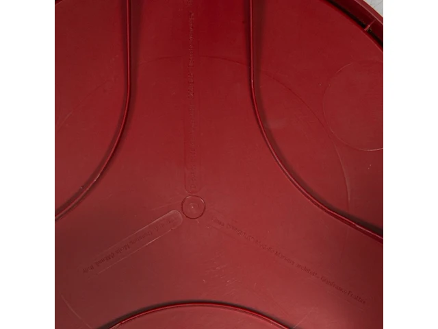 A set of 4 italian space age red plastic marema occasional tables, designed by gianfranco frattini for cassina 38 x 44 cm. (14.96 x 17.32 in.) - afbeelding 7 van  7