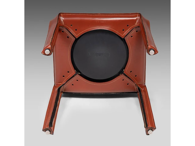A set of 4 leather cab chairs by mario bellini for cassina 83 x 45 x 48 cm. (32.67 x 17.71 x 18.89 in.) - afbeelding 10 van  11