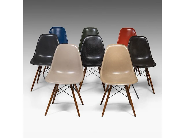 A set of 8 vintage dsw chairs by ray and charles eames for herman miller 81 x 53 x 47 cm. (31.89 x 20.87 x 18 1/2 in.) - afbeelding 1 van  15