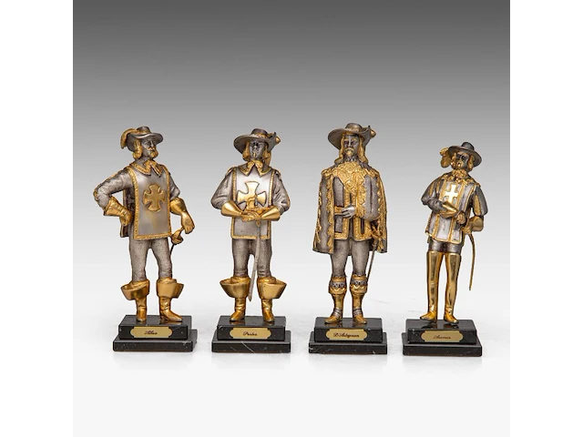 A set of four gilt and silver-plated musketeers by piero benzoni (1938) 23 cm. (9.06 in.) - afbeelding 1 van  10
