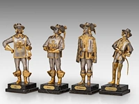 A set of four gilt and silver-plated musketeers by piero benzoni (1938) 23 cm. (9.06 in.) - afbeelding 3 van  10