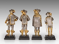 A set of four gilt and silver-plated musketeers by piero benzoni (1938) 23 cm. (9.06 in.) - afbeelding 5 van  10