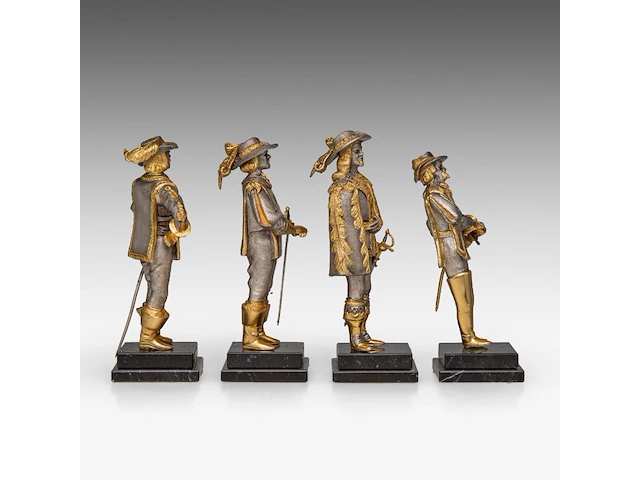 A set of four gilt and silver-plated musketeers by piero benzoni (1938) 23 cm. (9.06 in.) - afbeelding 6 van  10