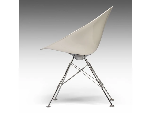 A set of six ero isi chairs by philippe starck for kartell 81 x 49 x 50 cm. (31.89 x 19.28 x 19.67 in.) - afbeelding 6 van  10
