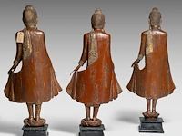 A set of three burmese lacquered wood standing figures of the buddha, late 19th century, total h 132 - 135 cm - afbeelding 4 van  9