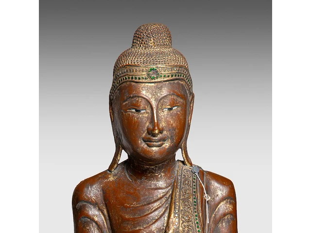 A set of three burmese lacquered wood standing figures of the buddha, late 19th century, total h 132 - 135 cm - afbeelding 8 van  9