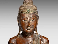 A set of three burmese lacquered wood standing figures of the buddha, late 19th century, total h 132 - 135 cm - afbeelding 8 van  9