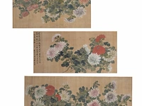 A set of three chinese paintings, 'chrysanthemum', colour on silk, all signed, framed 58 x 93,5 cm (2) / 58 x 116,5 cm (1)