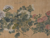 A set of three chinese paintings, 'chrysanthemum', colour on silk, all signed, framed 58 x 93,5 cm (2) / 58 x 116,5 cm (1) - afbeelding 9 van  10