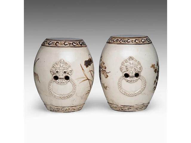 A similar pair of chinese cizhou ware garden chairs, flanked by lion masks, ming dynasty, h 39 cm - afbeelding 4 van  6