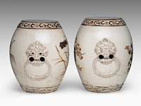 A similar pair of chinese cizhou ware garden chairs, flanked by lion masks, ming dynasty, h 39 cm - afbeelding 4 van  6