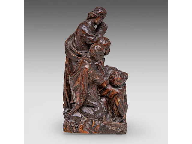 A small carved walnut pieta group, 18thc 14 x 15 cm. (5.50 x 5.91 in.) - afbeelding 5 van  6