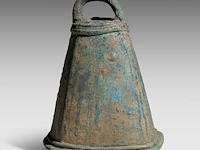 A south chinese/vietnamese bronze bell, dong-son culture (800 bc – 200 ad), h 9,5 cm - afbeelding 4 van  7