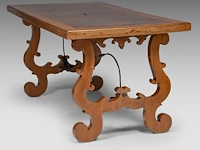 A spanish baroque style walnut trestle table, 19thc 80 x 177 x 88 cm. (31 1/2 x 69.68 x 34.64 in.) - afbeelding 4 van  7