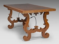 A spanish baroque style walnut trestle table, 19thc 80 x 177 x 88 cm. (31 1/2 x 69.68 x 34.64 in.) - afbeelding 6 van  7