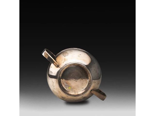 A spanish or south american double-handled silver chamber pot, 19thc, weight: ca. 1200 g 12 x 19 cm. (4.71 x 7.48 in.) - afbeelding 3 van  5