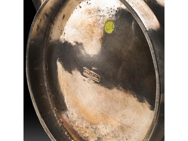 A spanish or south american double-handled silver chamber pot, 19thc, weight: ca. 1200 g 12 x 19 cm. (4.71 x 7.48 in.) - afbeelding 5 van  5
