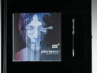 A special edition john lennon montblanc ballpoint pen, in the original case the case: 33 x 33 x 5 cm. (12.99 x 12.99 x 1.97 in.) - afbeelding 3 van  8