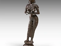 A tall indian bronze figure of lakshmi, early 20thc, h 101,5 cm - afbeelding 2 van  8