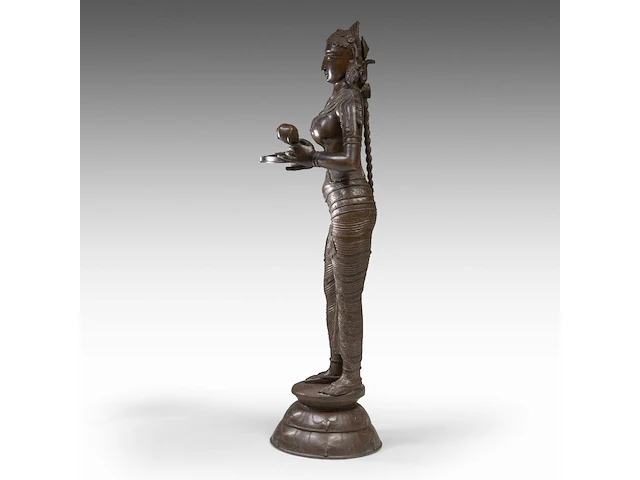 A tall indian bronze figure of lakshmi, early 20thc, h 101,5 cm - afbeelding 3 van  8