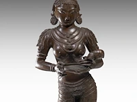 A tall indian bronze figure of lakshmi, early 20thc, h 101,5 cm - afbeelding 8 van  8