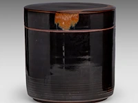 A tenmoku/jian ware style glazed stoneware lidded jar, marked 'denmark', h 22 - ø 22 cm - afbeelding 2 van  8
