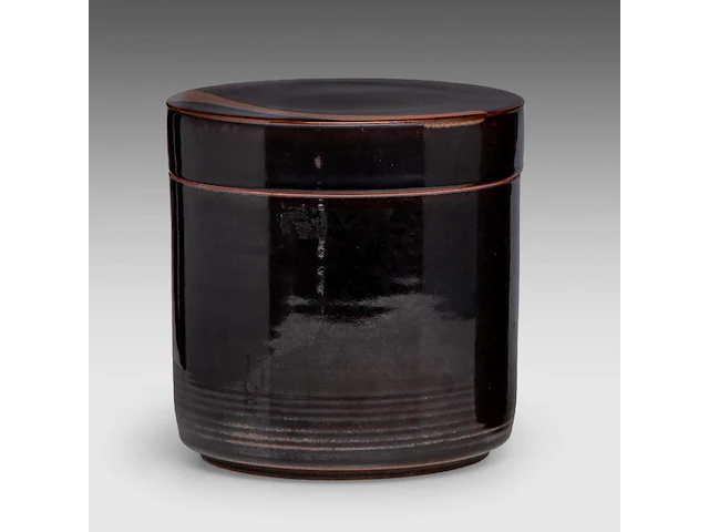 A tenmoku/jian ware style glazed stoneware lidded jar, marked 'denmark', h 22 - ø 22 cm - afbeelding 3 van  8
