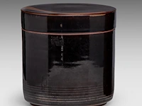 A tenmoku/jian ware style glazed stoneware lidded jar, marked 'denmark', h 22 - ø 22 cm - afbeelding 3 van  8