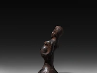 A terracotta jewish falash mura culture figure of a pregnant woman, ethiopia 12.5 cm. (4.91 in.) - afbeelding 2 van  4