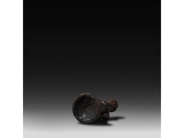 A terracotta jewish falash mura culture figure of a pregnant woman, ethiopia 12.5 cm. (4.91 in.) - afbeelding 4 van  4