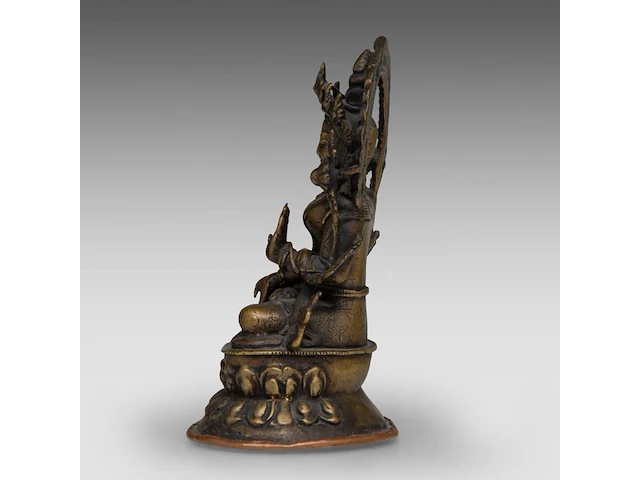 A tibetan bronze figure of white tara, 18thc, total h 15 cm - weight about 615g - afbeelding 3 van  8