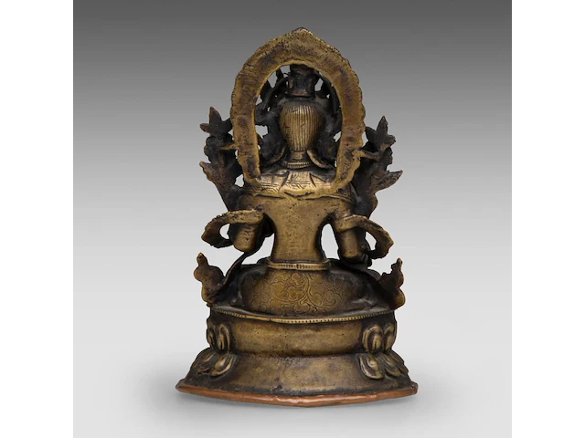 A tibetan bronze figure of white tara, 18thc, total h 15 cm - weight about 615g - afbeelding 4 van  8