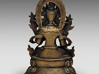 A tibetan bronze figure of white tara, 18thc, total h 15 cm - weight about 615g - afbeelding 4 van  8