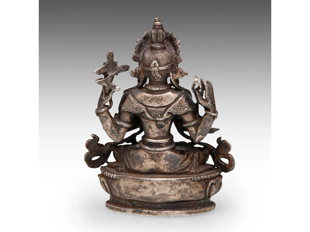 A tibetan silver figure of avalokitesvara, 19thc, h 8 cm - weight about 225 g - afbeelding 4 van  9