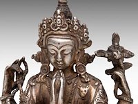 A tibetan silver figure of avalokitesvara, 19thc, h 8 cm - weight about 225 g - afbeelding 9 van  9