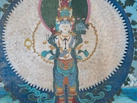A tibetan thangka, 'eleven-headed avalokiteshvara/chenrezig', 19thc, framed 59 x 87 cm - afbeelding 9 van  10