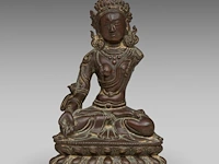 A tibetan/himalayan bronze figure of white tara, 17thc/18thc, h 16,5 cm - weight about 674g
