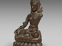 A tibetan/himalayan bronze figure of white tara, 17thc/18thc, h 16,5 cm - weight about 674g - afbeelding 2 van  8