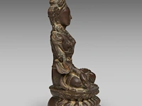 A tibetan/himalayan bronze figure of white tara, 17thc/18thc, h 16,5 cm - weight about 674g - afbeelding 5 van  8