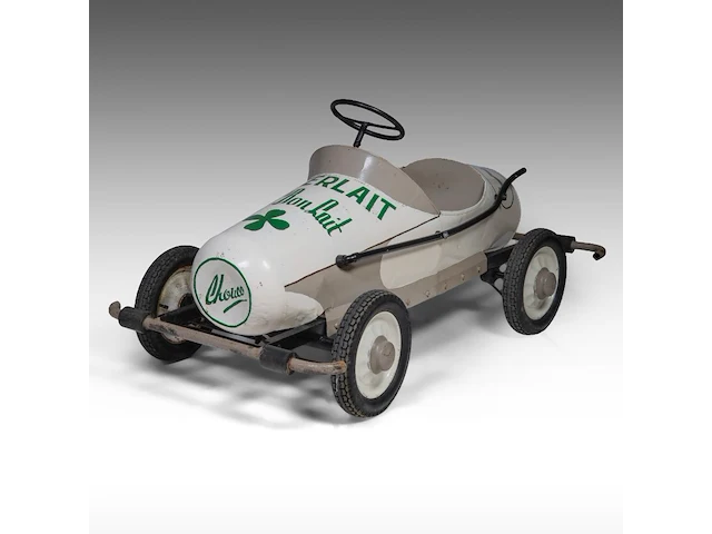 A torck 'koersmodel' pedal car for 'interlait', 1957-1960, parc-école verviers - 1960 71 x 150 x 77 cm. (27.94 x 59.04 x 30.30 in.) - afbeelding 1 van  7