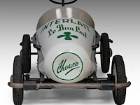 A torck 'koersmodel' pedal car for 'interlait', 1957-1960, parc-école verviers - 1960 71 x 150 x 77 cm. (27.94 x 59.04 x 30.30 in.) - afbeelding 2 van  7