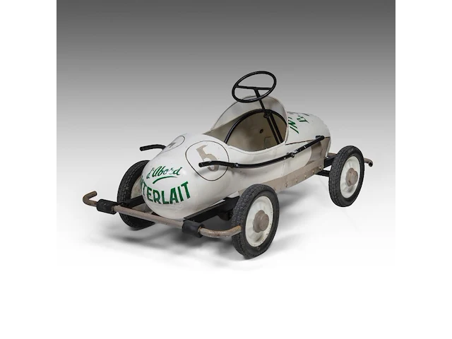 A torck 'koersmodel' pedal car for 'interlait', 1957-1960, parc-école verviers - 1960 71 x 150 x 77 cm. (27.94 x 59.04 x 30.30 in.) - afbeelding 4 van  7